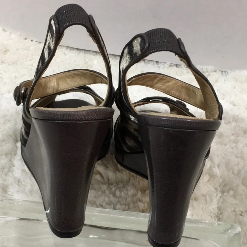 Te Casan NY animal print platform wedge